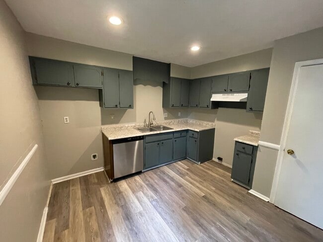 Kitchen - 5272 Dresden Rd