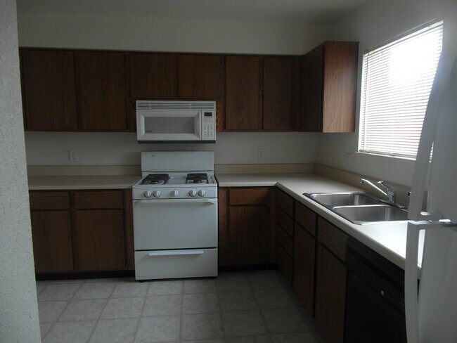 Foto del edificio - 3 bedroom, 1.5 bathroom duplex with Centra...