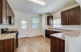 Building Photo - 10410 Solitude Way