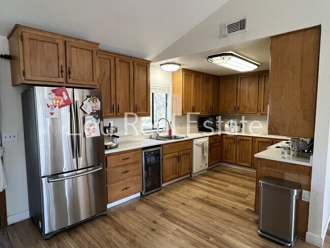 Foto del edificio - 3291 Maverick Ct