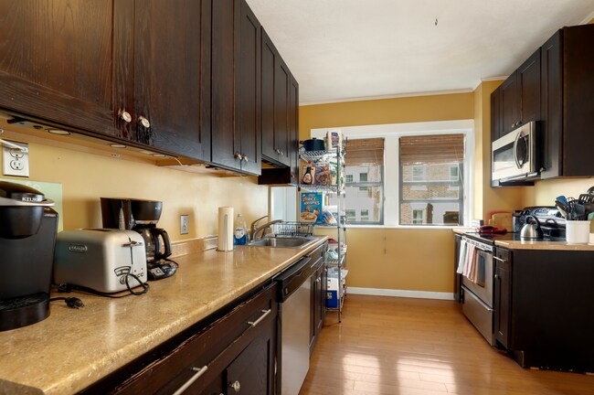 Kitchen - 1466 Commonwealth Ave