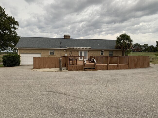 Building Photo - 1717 S Rocky River Rd