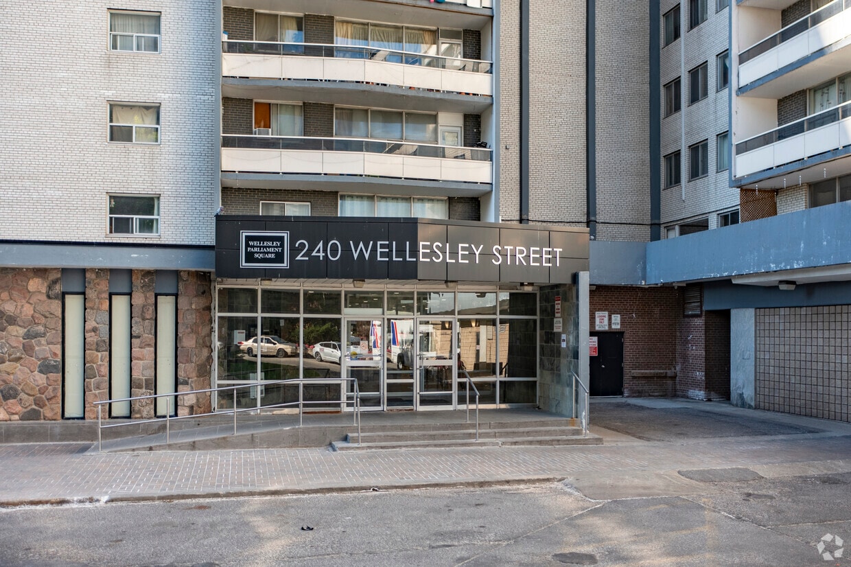 240 Wellesley St E, Toronto, ON M4X 1R2 Apartments 240 Wellesley St E