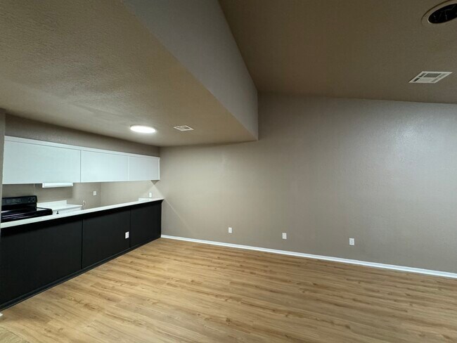 Building Photo - 722 Stonecroft Cir