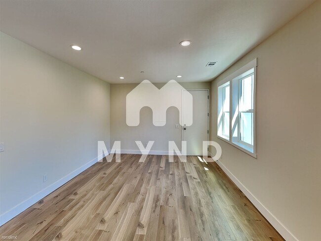 Foto del edificio - 3 br, 2 bath Condo - 2738 Franz Kafka Ave ...