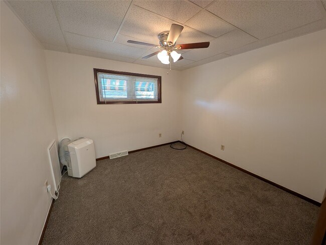 Foto del edificio - 3688 W Lake Rd