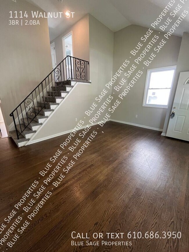 Foto del edificio - Beautifully rehabbed 3 bedroom/2 bath home...