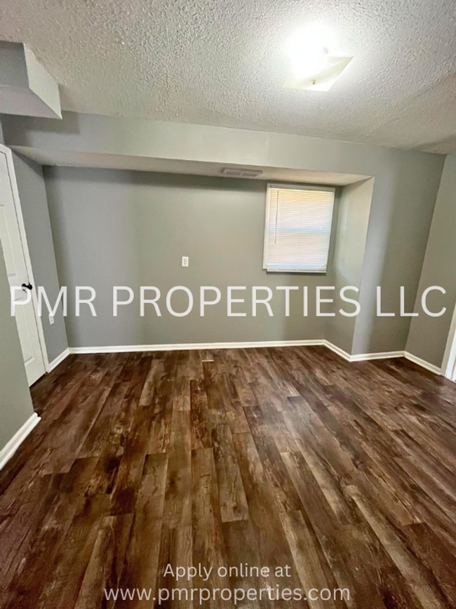 Building Photo - 3 Bedrooms/1.5 Bathrooms