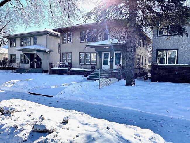 Building Photo - 1034 Saint Clair Ave
