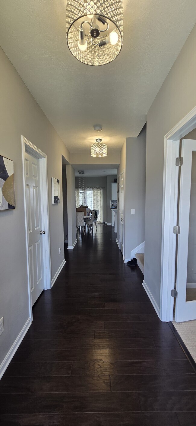 Foto del edificio - 6855 Charlestown Ln