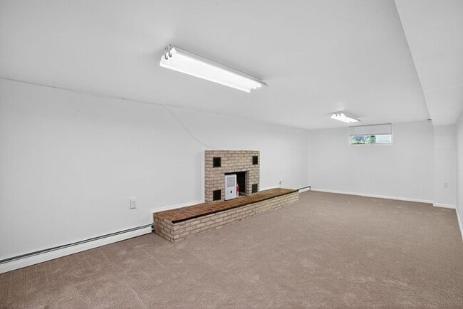 Building Photo - 3948 S Shore Dr