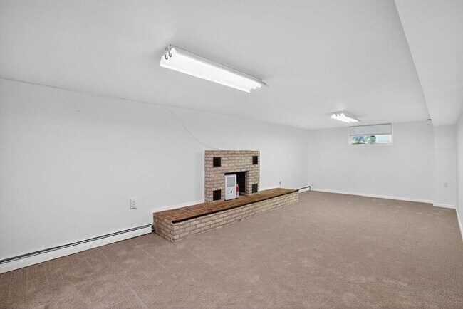 Foto del edificio - 3948 S Shore Dr