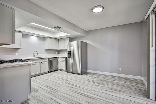 Building Photo - 6649 W Tropicana Ave