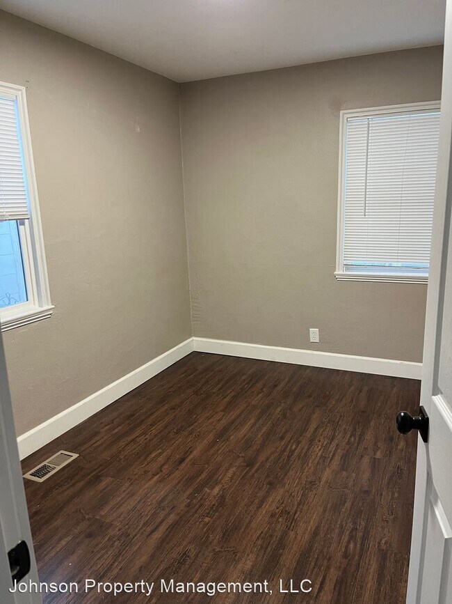 Foto del edificio - 3 br, 1 bath House - 10119 N. Whittier Street