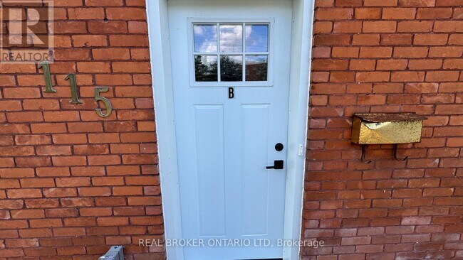 Photo du bâtiment - 115 B Bidwell St