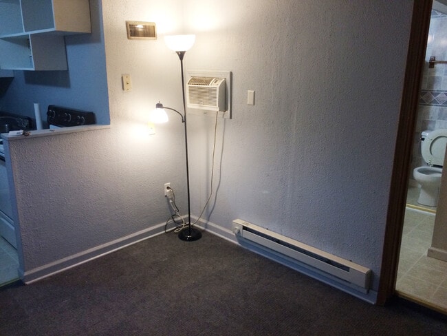 Building Photo - 810 West Washington Street