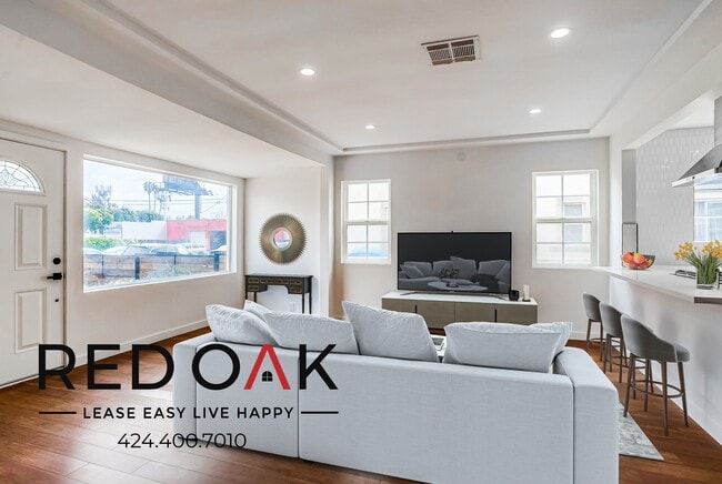 Foto del edificio - 2223 Clyde Ave