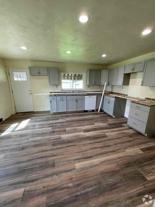 Apartments For Rent in Arnold PA with Utilities Included 2 Rentals