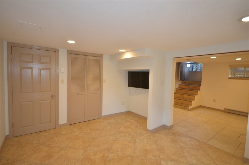 Foto principal - 18 Benton Rd