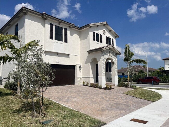 Foto del edificio - 12901 SW 229th st