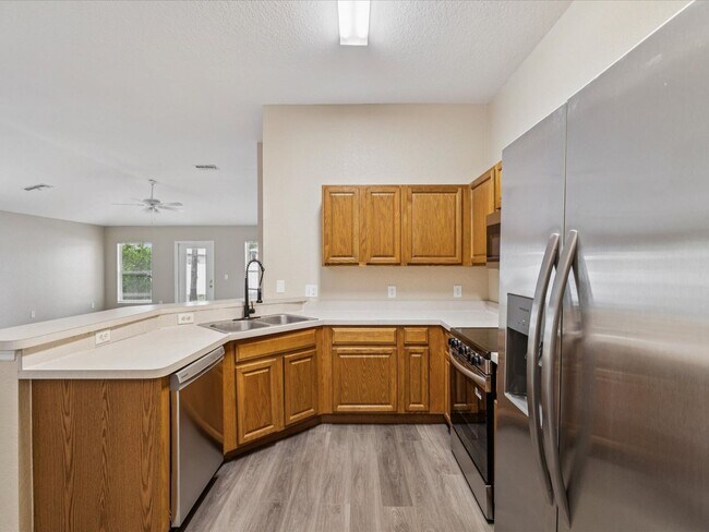 Foto del edificio - Don't Miss This Move-in Ready 4/2/2