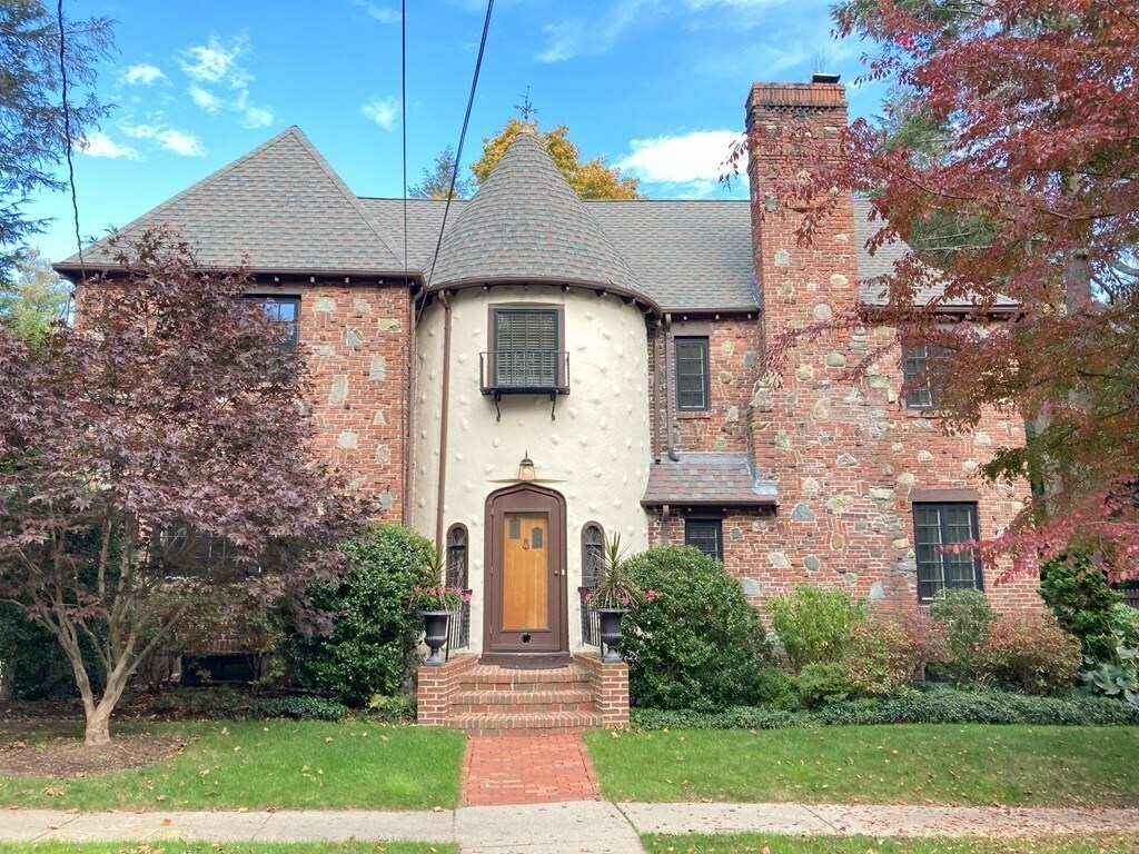 10 Bellingham Rd, Chestnut Hill, MA 02467 House Rental in Chestnut