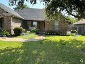 Building Photo - 2804 Tenison Dr