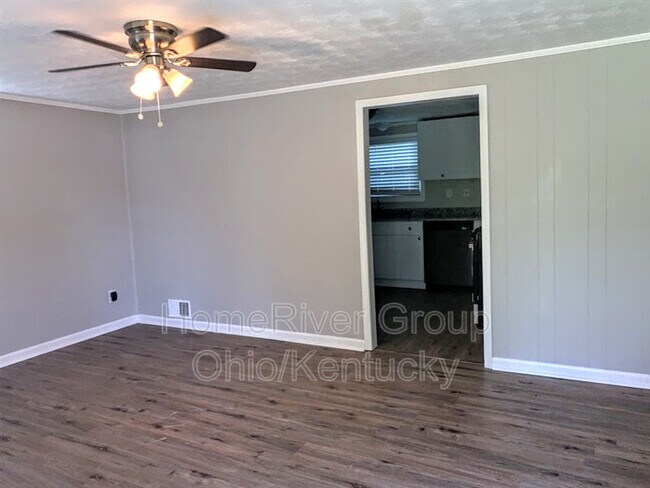 Building Photo - 5310 Clover Ave