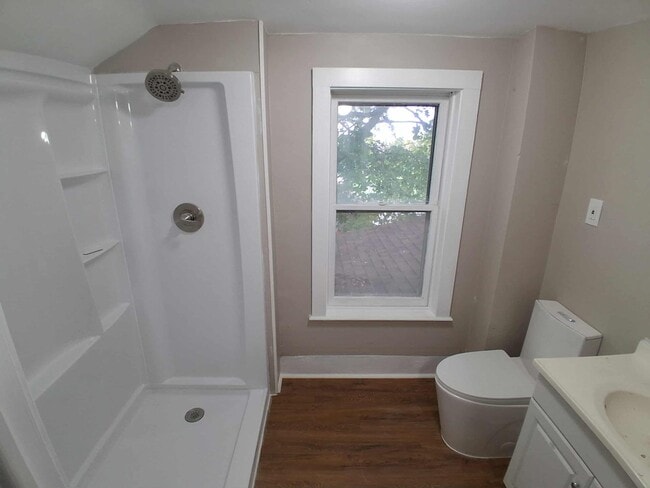 Building Photo - 3 Bedroom single family homes