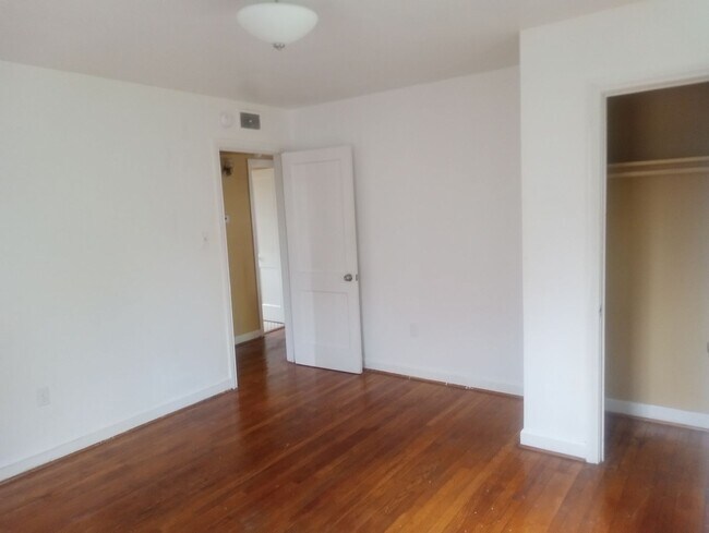 Foto del edificio - 2931 Brook Rd