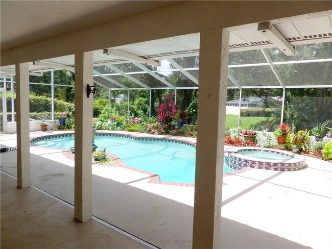 Building Photo - 3601 Garden Lakes Clenet