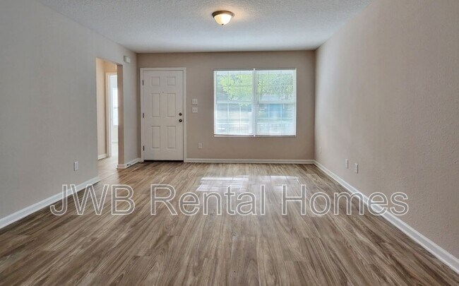 Foto del edificio - 2214 Spires Ave