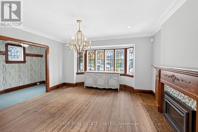 Building Photo - 12 Fairleigh Crescent