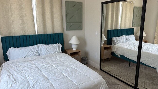 Foto del edificio - 2119 S West View St