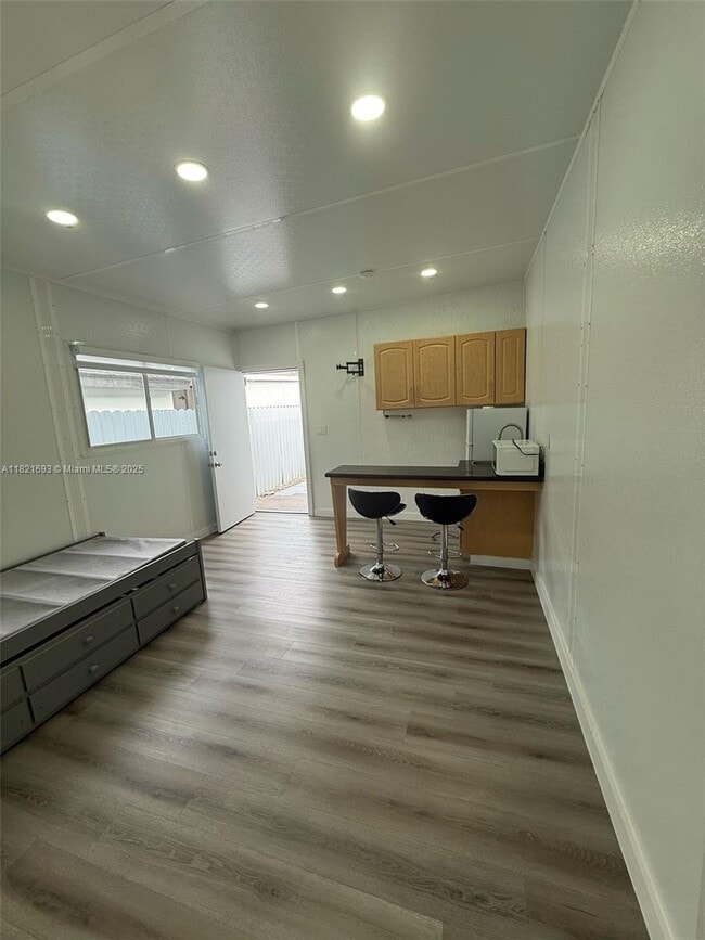 Foto del edificio - 2921 NW 70th Terrace