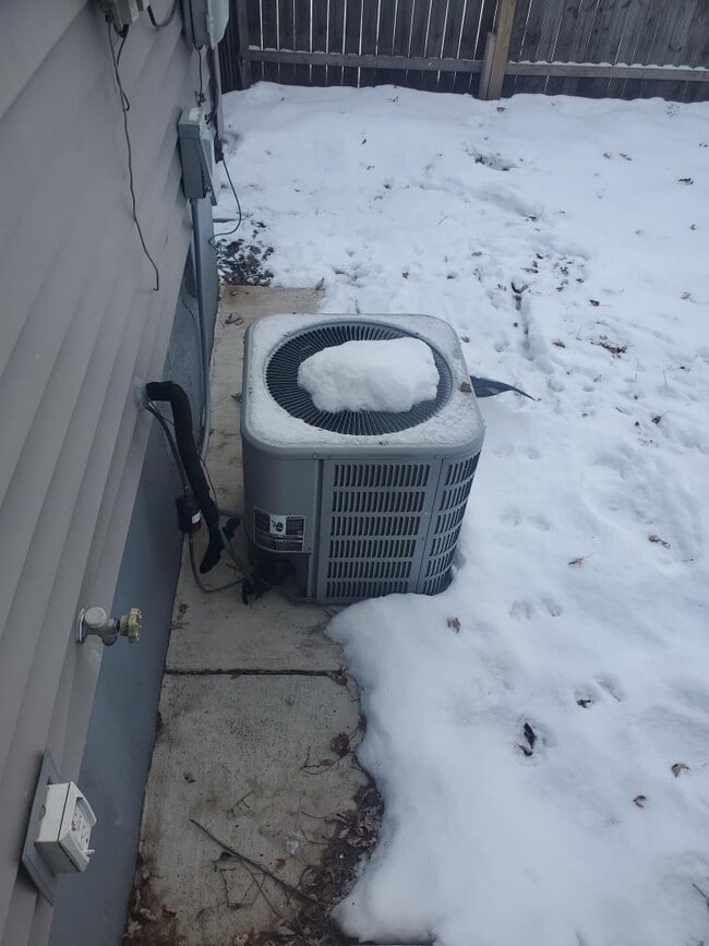 Foto del edificio - 439 S Illinois St