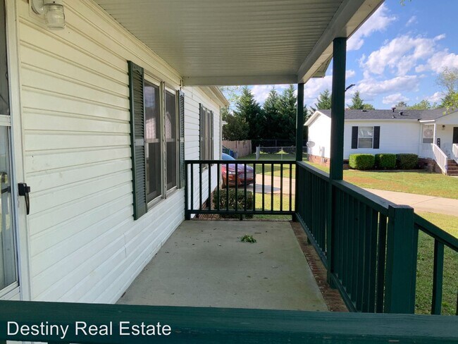 Building Photo - 3 br, 2 bath House - 1214 August Place