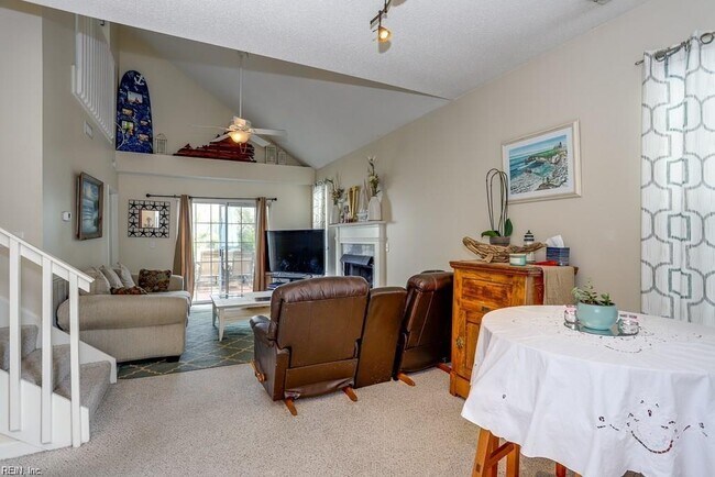 Building Photo - Long Creek Cove/MARINA SHORES