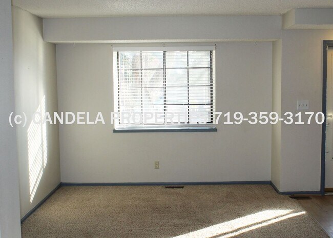 Foto del edificio - TWO BEDROOM TOWNHOME IN SOUTHWEST COS