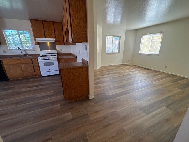 Foto del edificio - 1348 Kimmerling Rd
