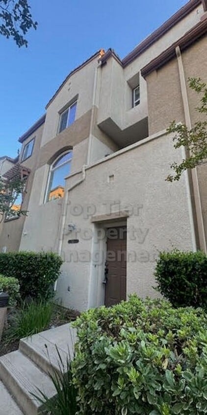 Primary Photo - Charming 3-Level Townhome in Coronado Ranch