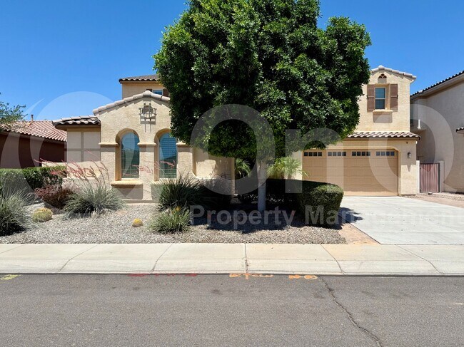 Building Photo - 2872 E Redwood Pl