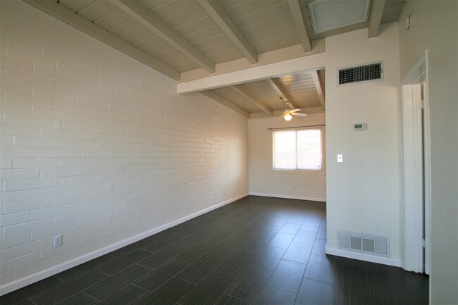 Dining Area - 610 E Drachman St