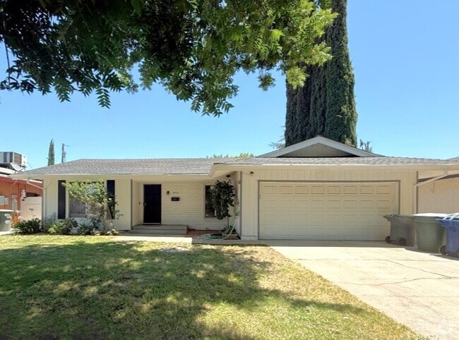 Building Photo - 2972 Bedford Dr