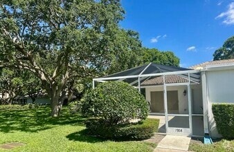 Building Photo - 7904 Chapman Oak Ct