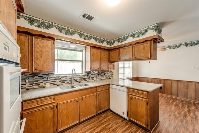 Building Photo - 6310 Ash Oak Dr