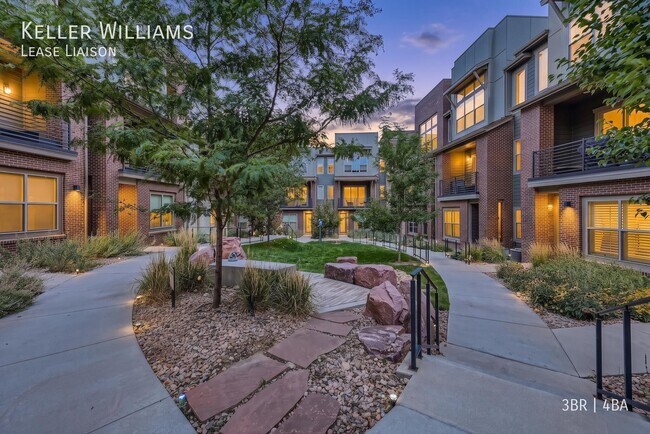 Foto del edificio - 427 Primrose Ln