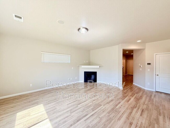 Foto del edificio - 2727 S White Salmon Dr