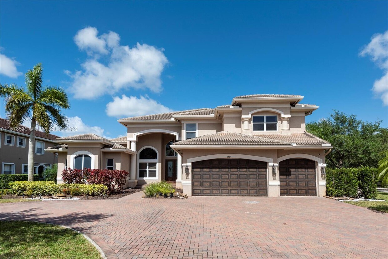 Primary Photo - 3469 Gulfstream Way