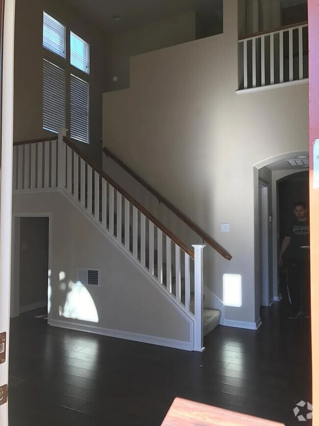 Building Photo - 4195 Preciado Dr